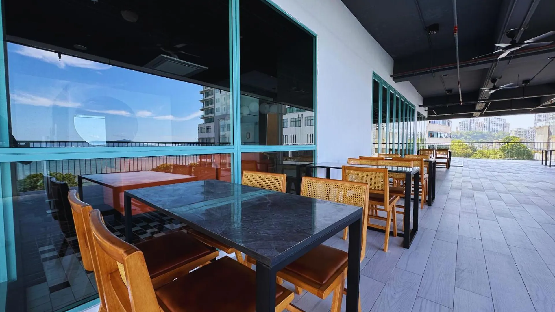 Bay Suites L Cozy Studio L 5 Min To Kk City Kota Kinabalu 0*,